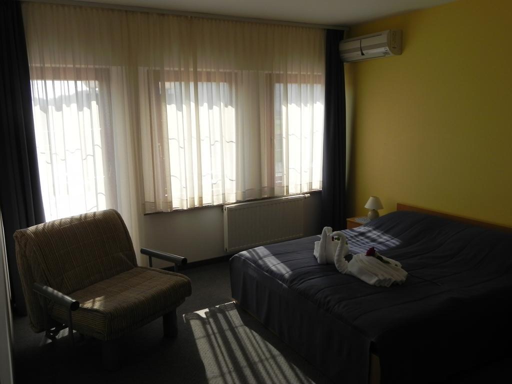 Motel Majolka Ptuj Quarto foto