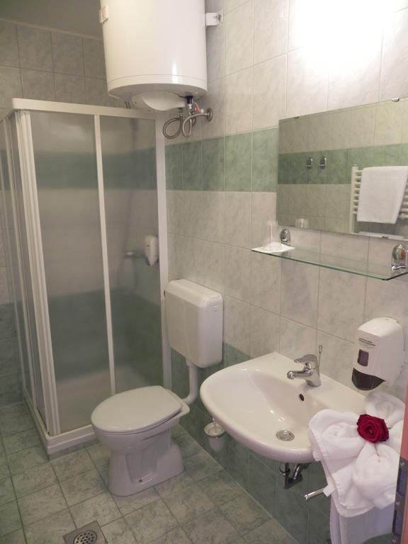 Motel Majolka Ptuj Quarto foto