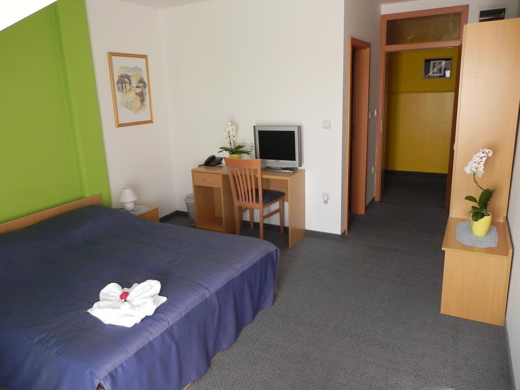 Motel Majolka Ptuj Exterior foto