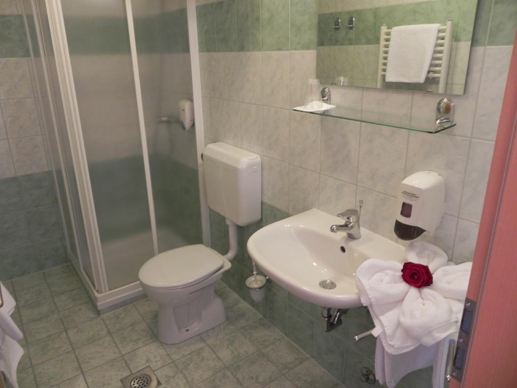 Motel Majolka Ptuj Quarto foto